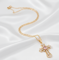 Collier Croix Luxueuse en Cuivre – Zircone Synthétique & Style Hip-Hop Chic