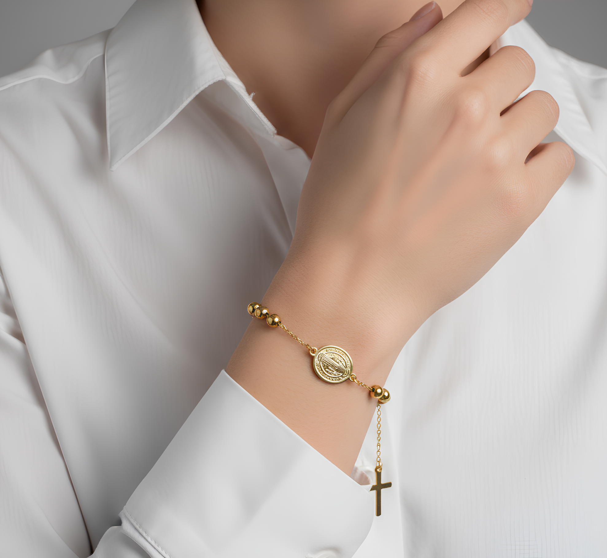 Bracelet Femme Perles et Croix – Acier Inoxydable Plaqué Or 18K