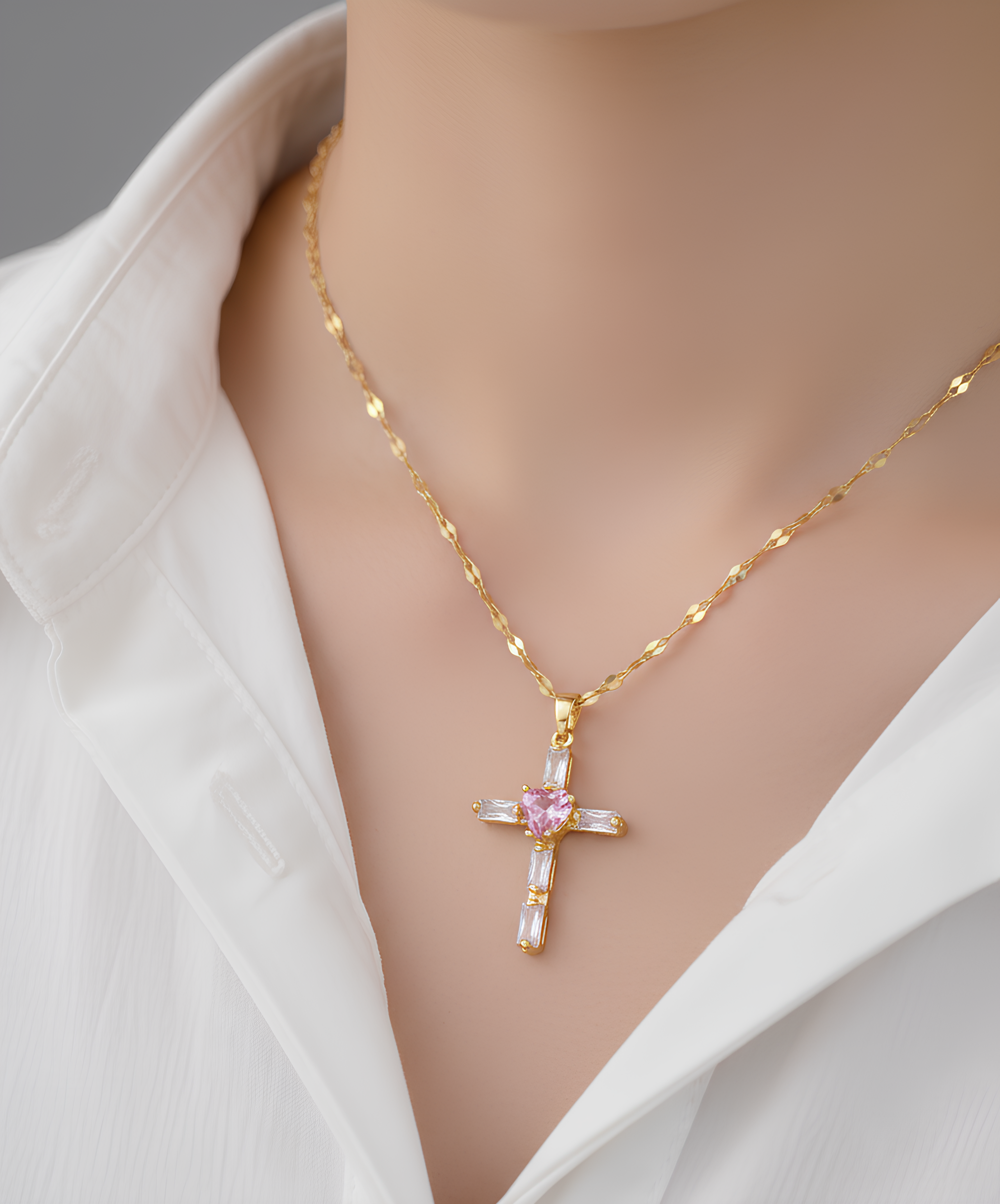 Collier Femme Croix Rose en Acier Inoxydable – Plaqué Or 18K & Zircones